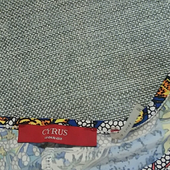 Multi cold shoulder dress blouse - Picture 4 of 4